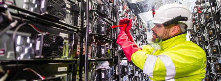 Energie & Management > Unternehmen - Rolls-Royce baut Microgrid-Kompetenzcenter in Berlin aus