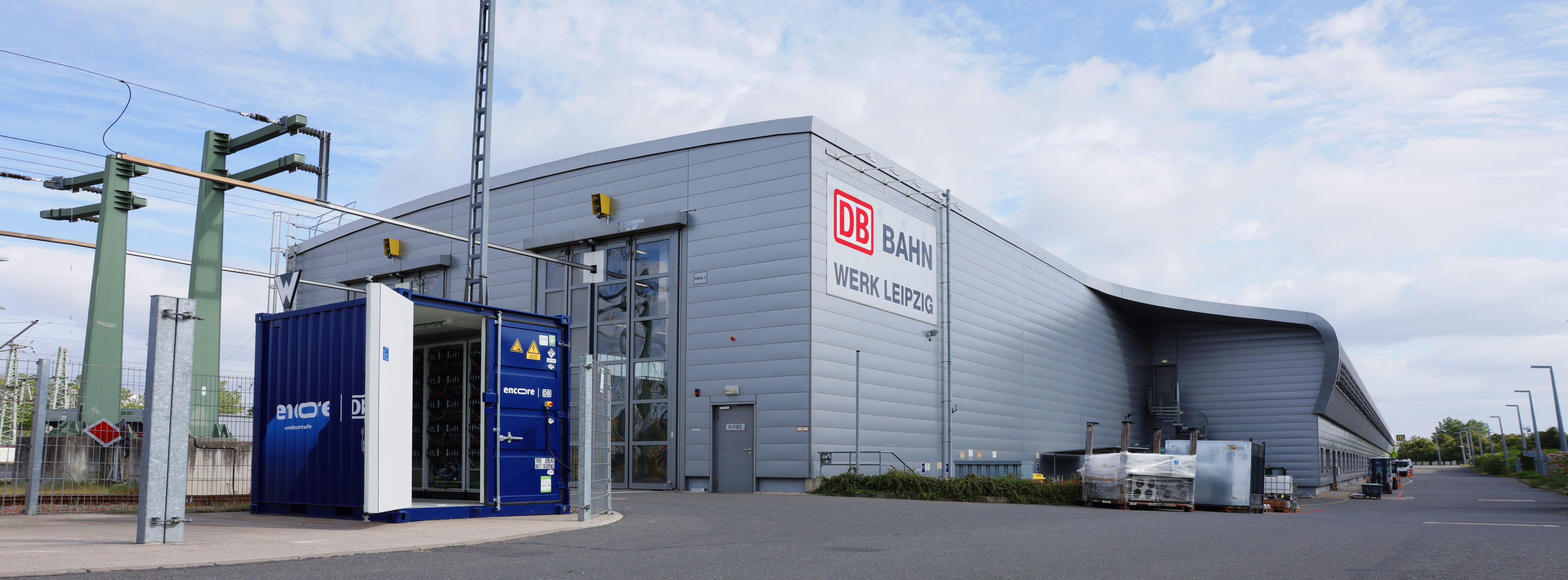 Energie & Management > Stromspeicher - Bahn kombiniert erstmals Batteriespeicher und PV in ICE-Werk