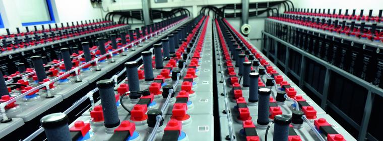 Energie & Management > Stromspeicher - Großbatterie im technischen und kommerziellen Test