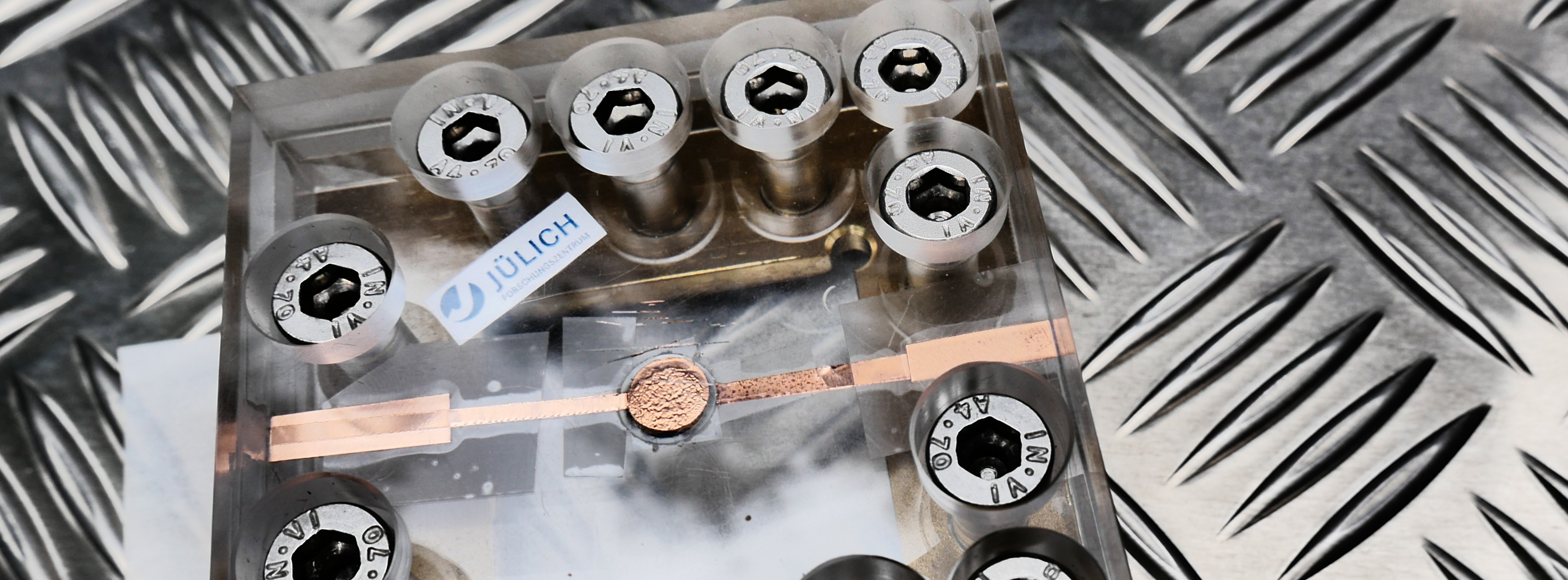 Energie & Management > Elektrofahrzeuge - Mercedes holt sich Feststoffbatterie-Expertise ins Haus