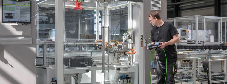 Energie & Management > Stromspeicher - Neue Fertigungslinie von Tesvolt gestartet