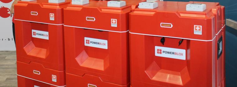 Energie & Management > Intersolar - Schwarmintelligenz in roten Würfeln