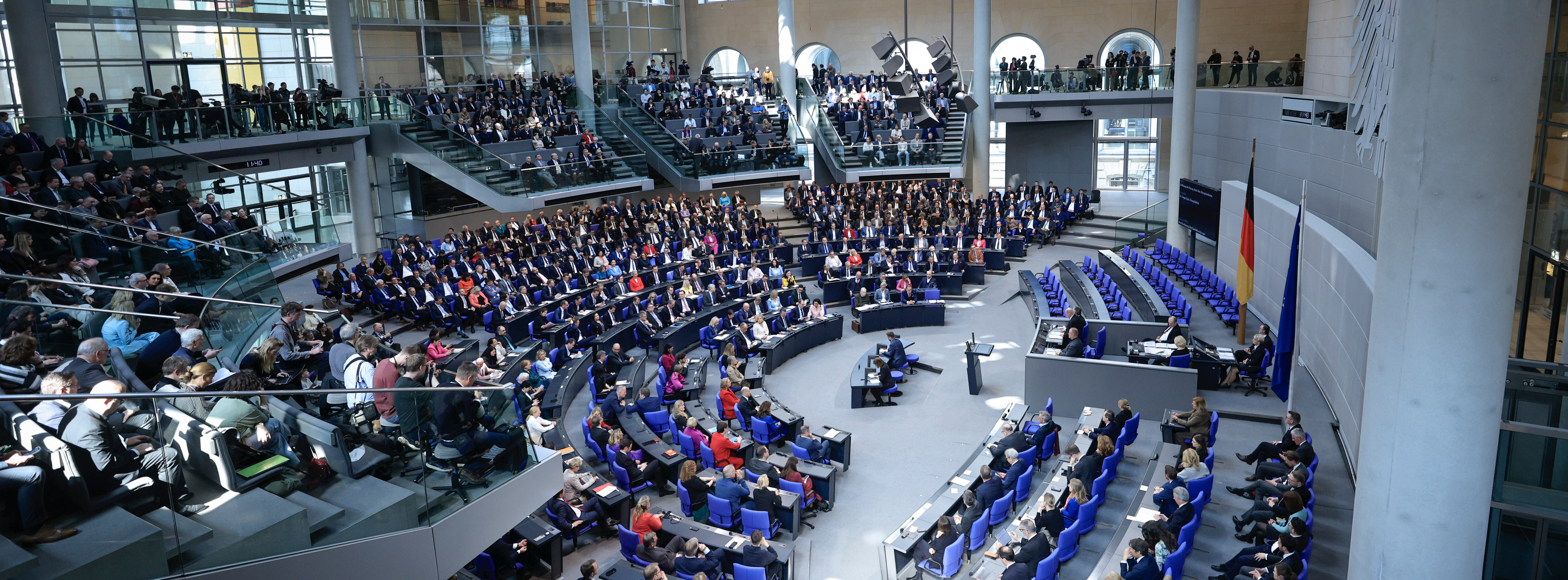 Energie & Management > Politik - Bundestag erleichtert Bau und Betrieb von Batteriespeichern