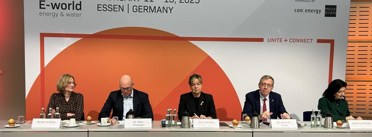 Energie & Management > E-World 2025 - Eine Branche wartet auf Antworten