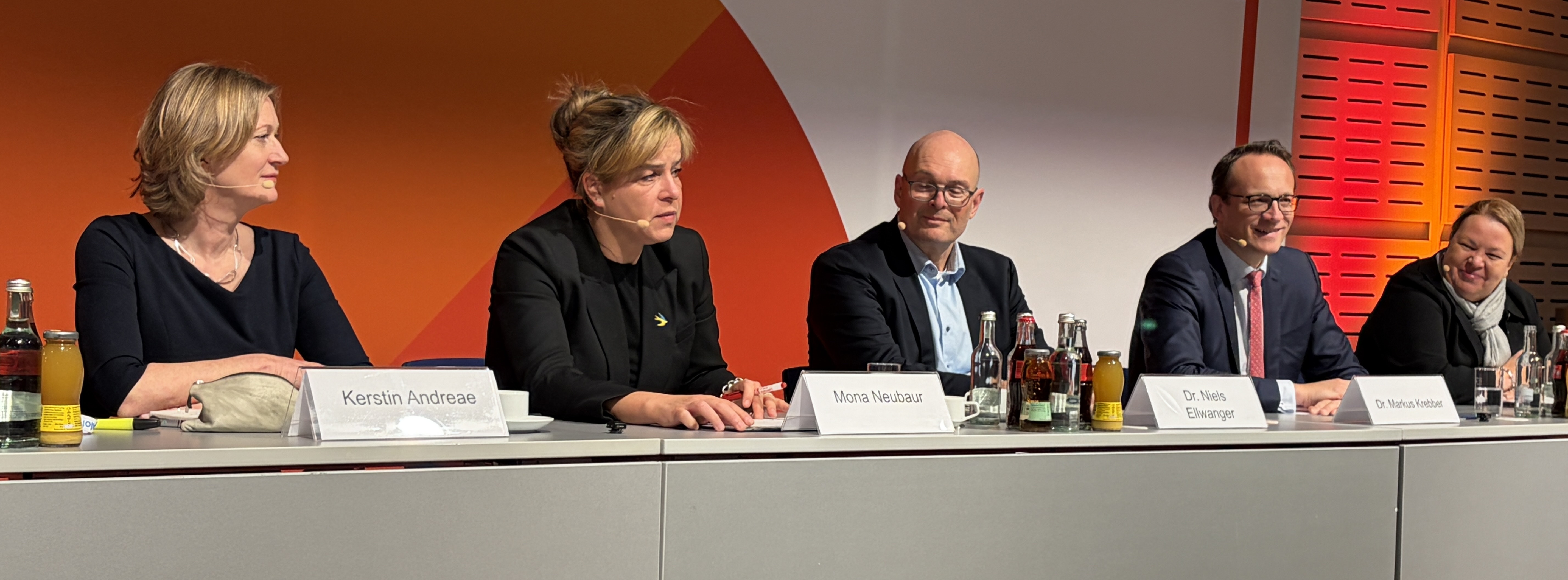 Energie & Management > E-World 2026 - &bdquo;Da muss Druck auf den Kessel&ldquo;