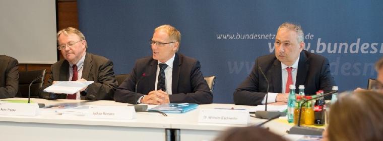 Energie & Management > Stromnetz - Netzagentur stützt Gabriels EEG-Kurs