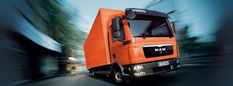 Energie & Management > Erdgas - LNG soll Lastwagenverkehr sauberer machen