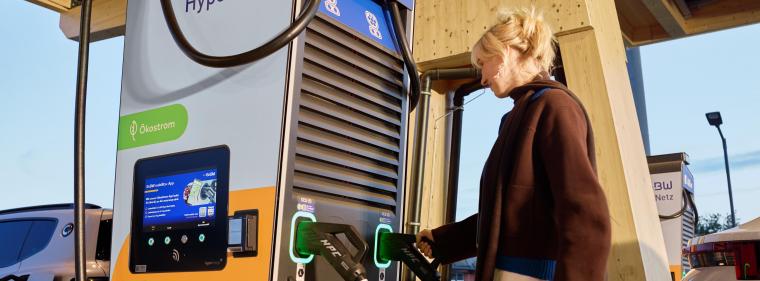 Energie & Management > Elektromobilität - EnBW und Alpitronic werkeln auch künftig am Schnelllade-Netz