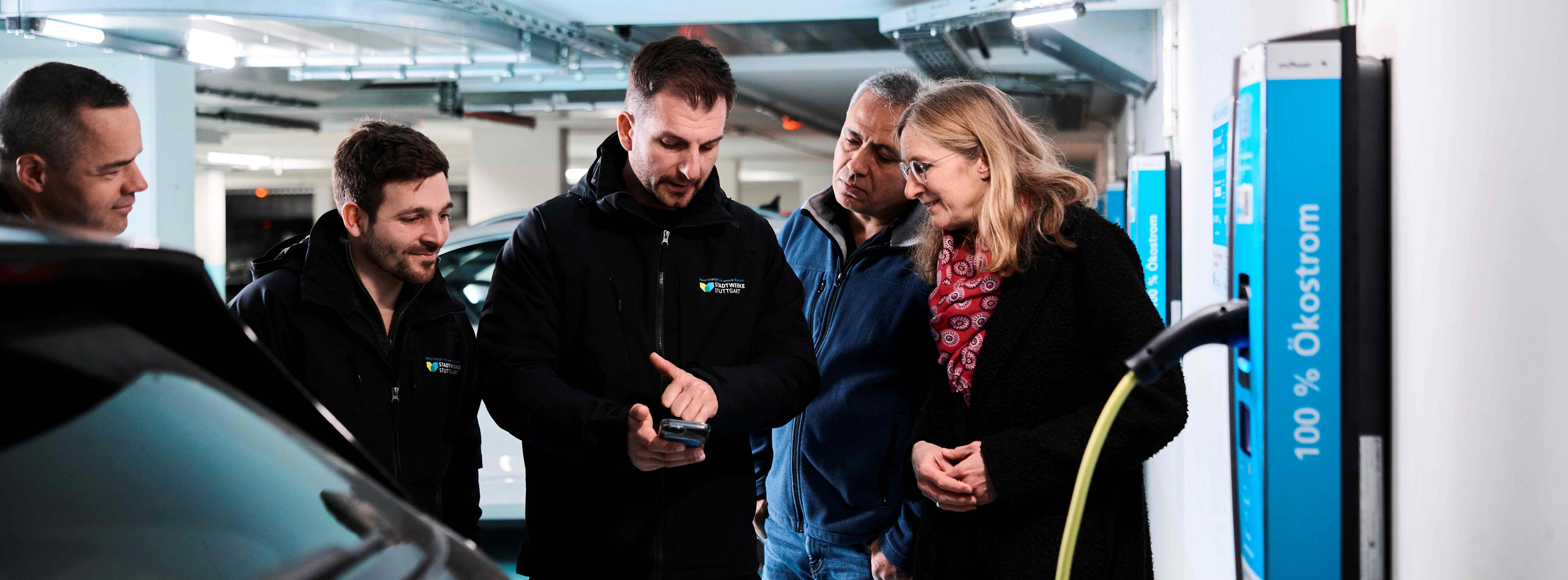 Energie & Management > Elektromobilität - Schnellladen am Straßenrand startet in Stuttgart