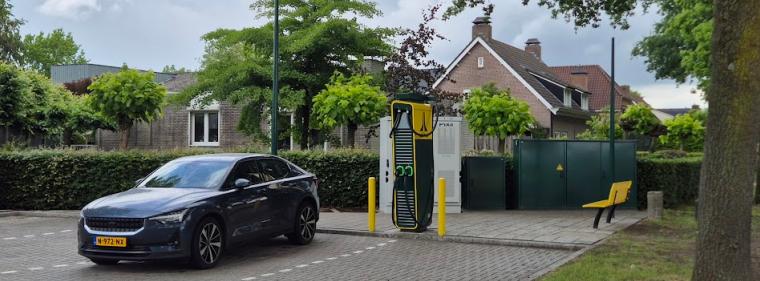 Energie & Management > Elektrofahrzeuge - Batteriespeicher verdreifachen Ladeleistung