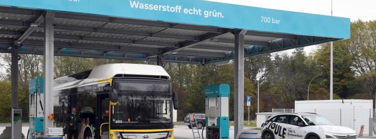 Energie & Management > Mobilität - H2-Tankstelle Bremerhaven startet Testbetrieb