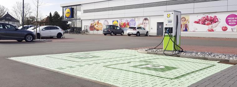 Energie & Management > Elektromobilität - Lidl installiert Ladesäulen