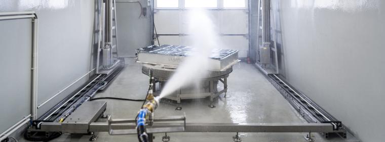 Energie & Management > Elektrofahrzeuge - Neues TÜV-Labor für Antriebsbatterien