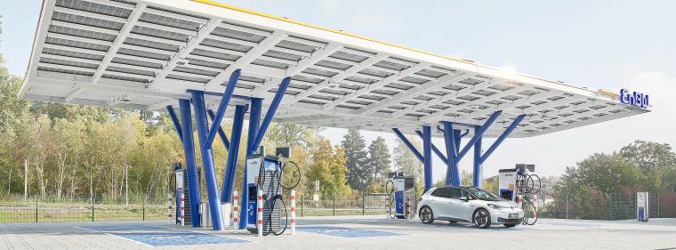 Energie & Management > Elektrofahrzeuge - Neue Schnellladeparks in Ulm und Tornesch
