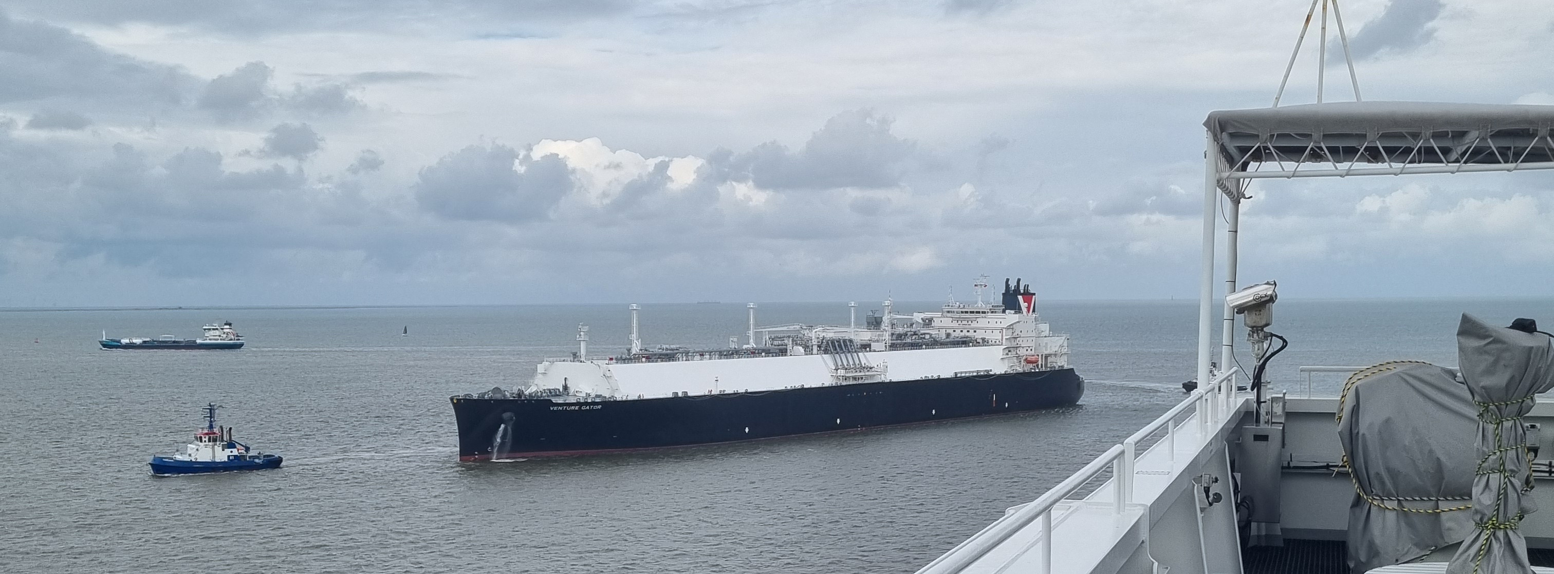 Energie & Management > Erdgashandel - LNG-Terminal Wilhelmshaven zählt 100. Anlandung