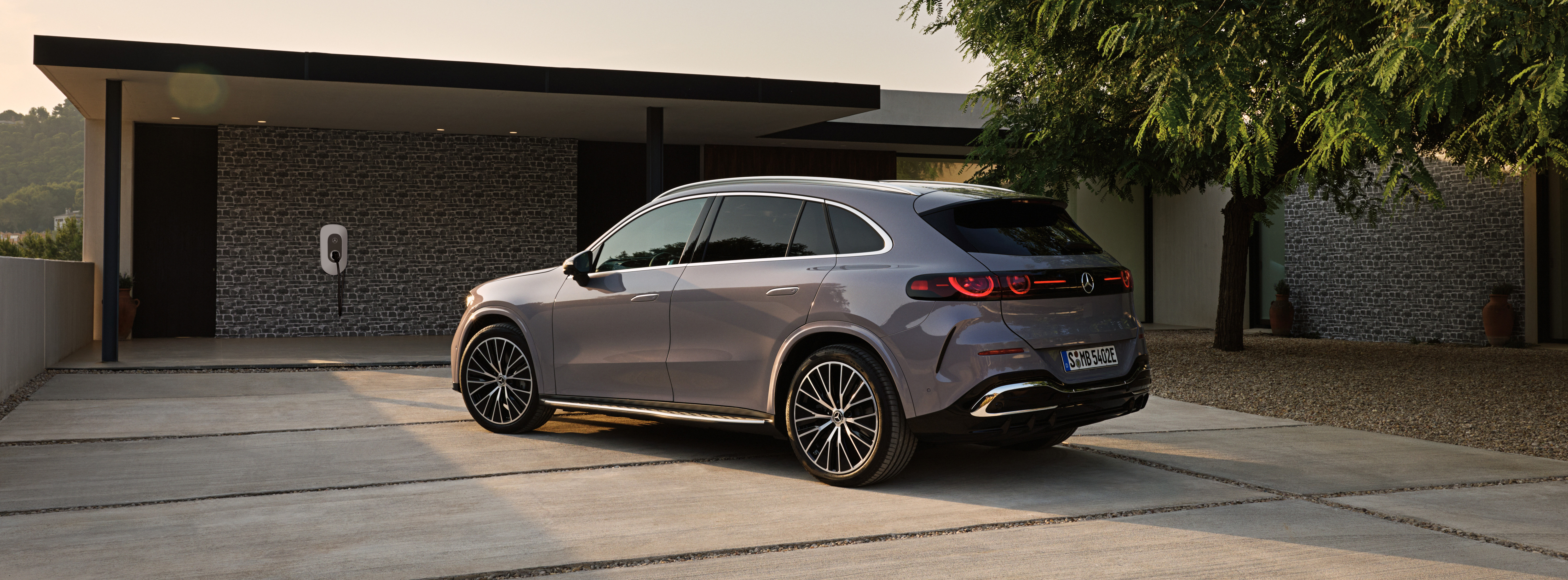 Energie & Management > Stromnetz - Bidirektionales Laden mit Mercedes-Benz