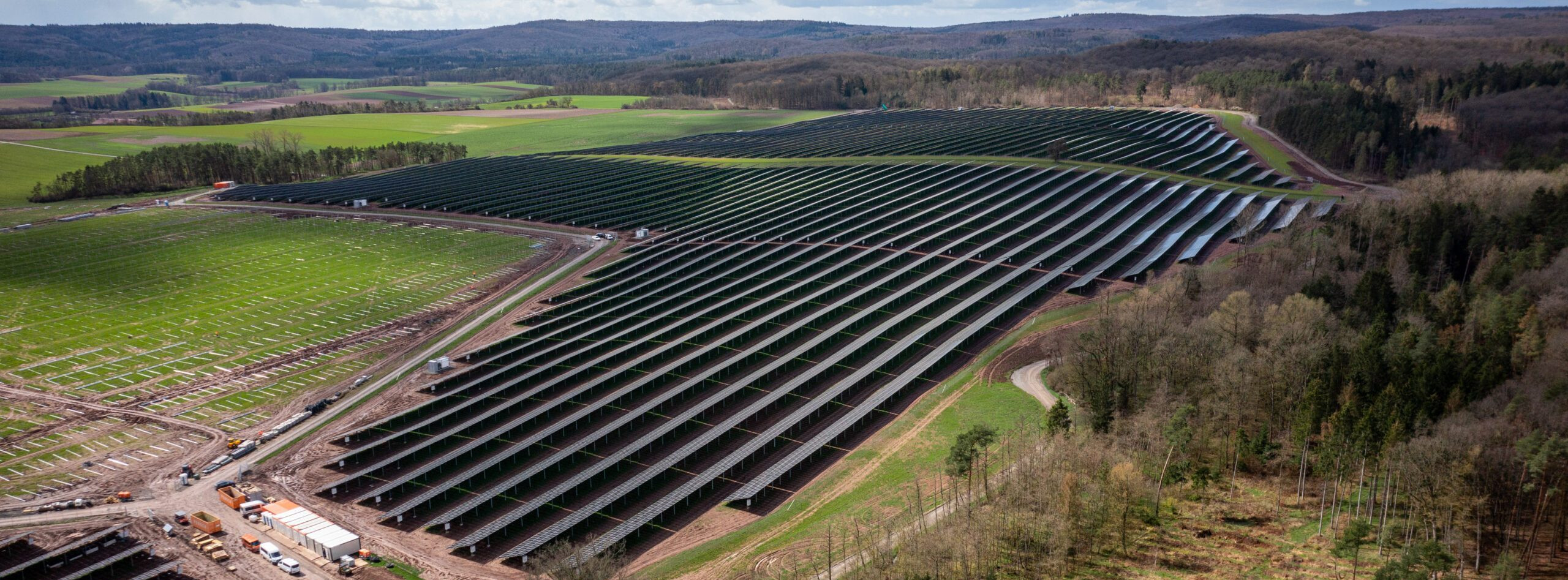 Energie & Management > Wärmenetz - Wärmenetz mit PV und Hackschnitzeln in 900-Seelen-Ort fertig