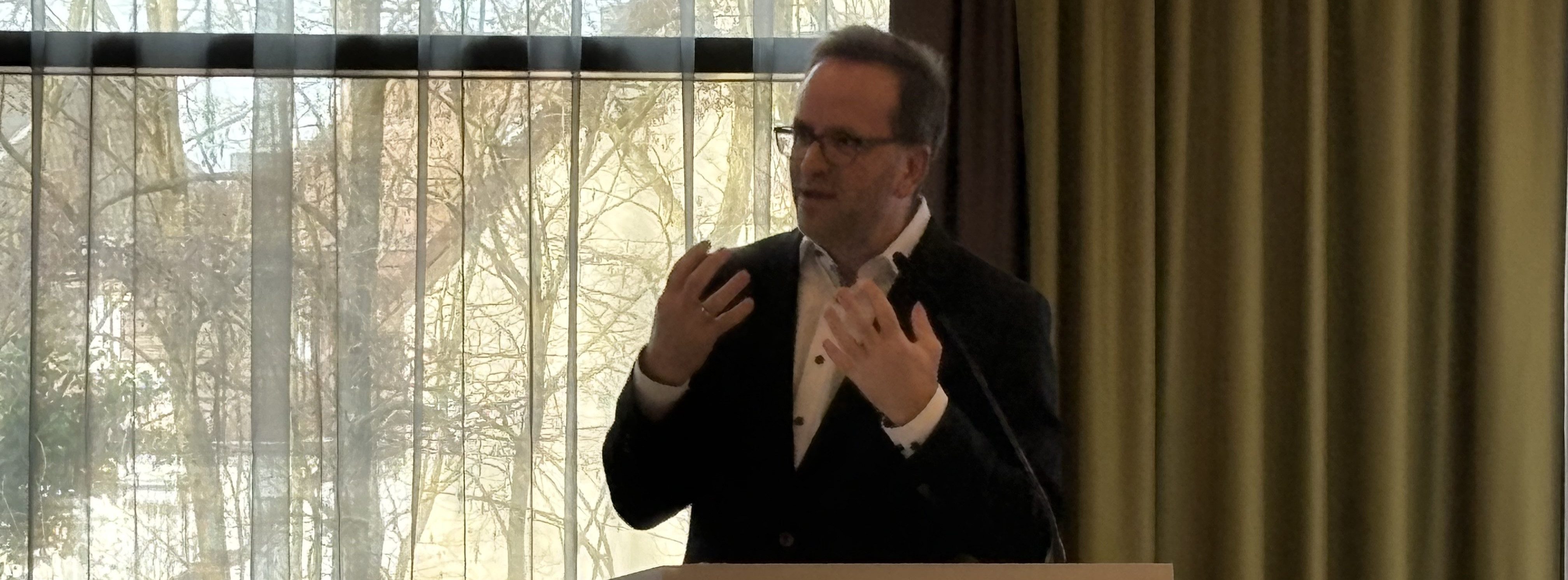 Energie & Management > E-World 2026 - &bdquo;Bürokratieabbau ist anstrengend&ldquo;