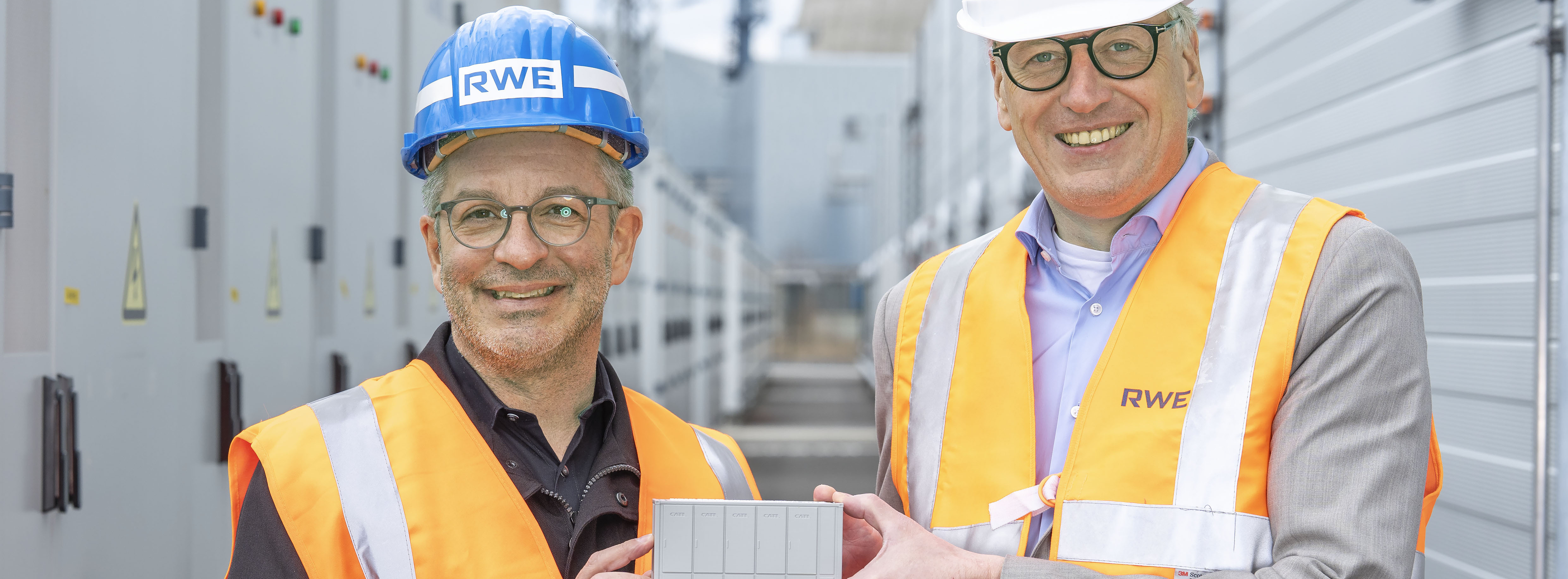 Energie & Management > Stromspeicher - RWE errichtet Batteriespeicher mit 600 MW