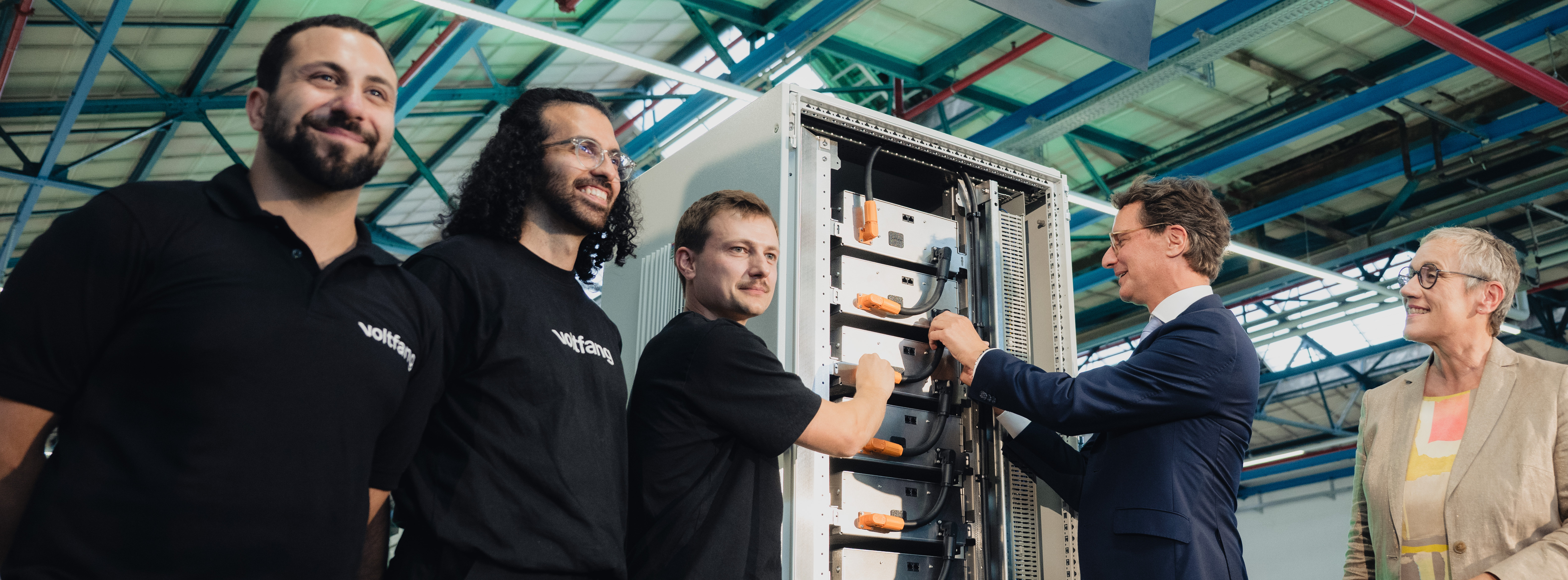 Energie & Management > Stromspeicher - Voltfang eröffnet größte Second-Life-Batteriefabrik Europas in Aachen