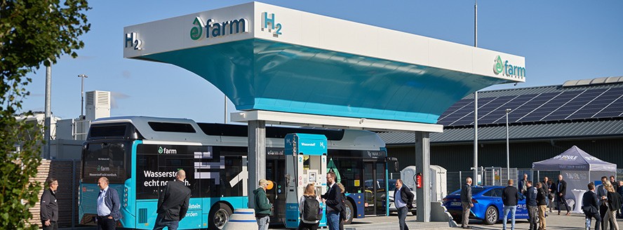 Energie & Management > Mobilität - Erster grüner Wasserstoff aus der Zapfsäule