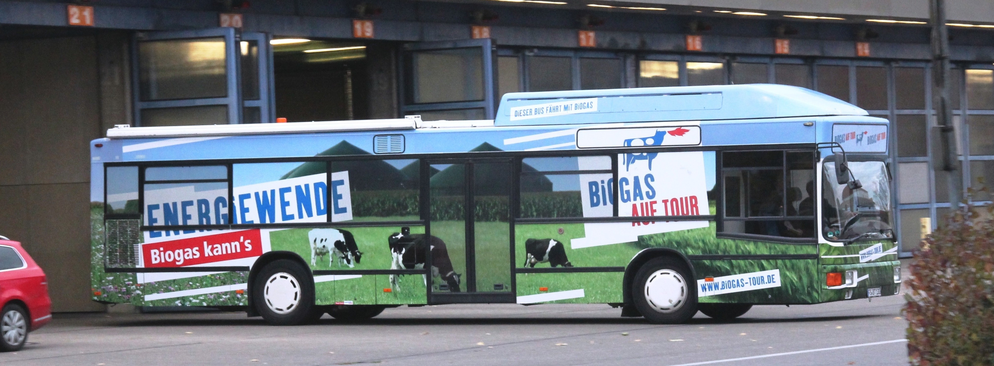 Energie & Management > Erdgasfahrzeuge - Biogas-Bus fährt zum Bonner Klimagipfel